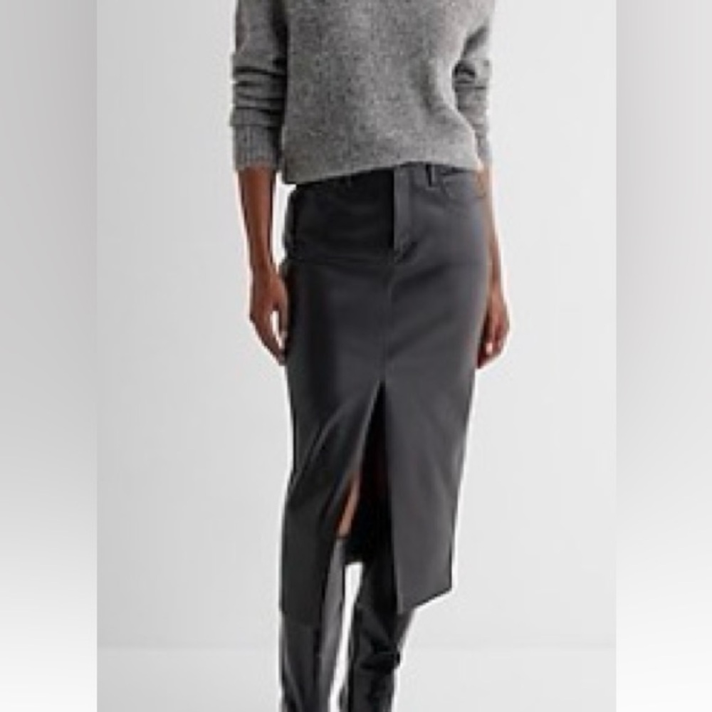 Elegant Black Leather Skirt